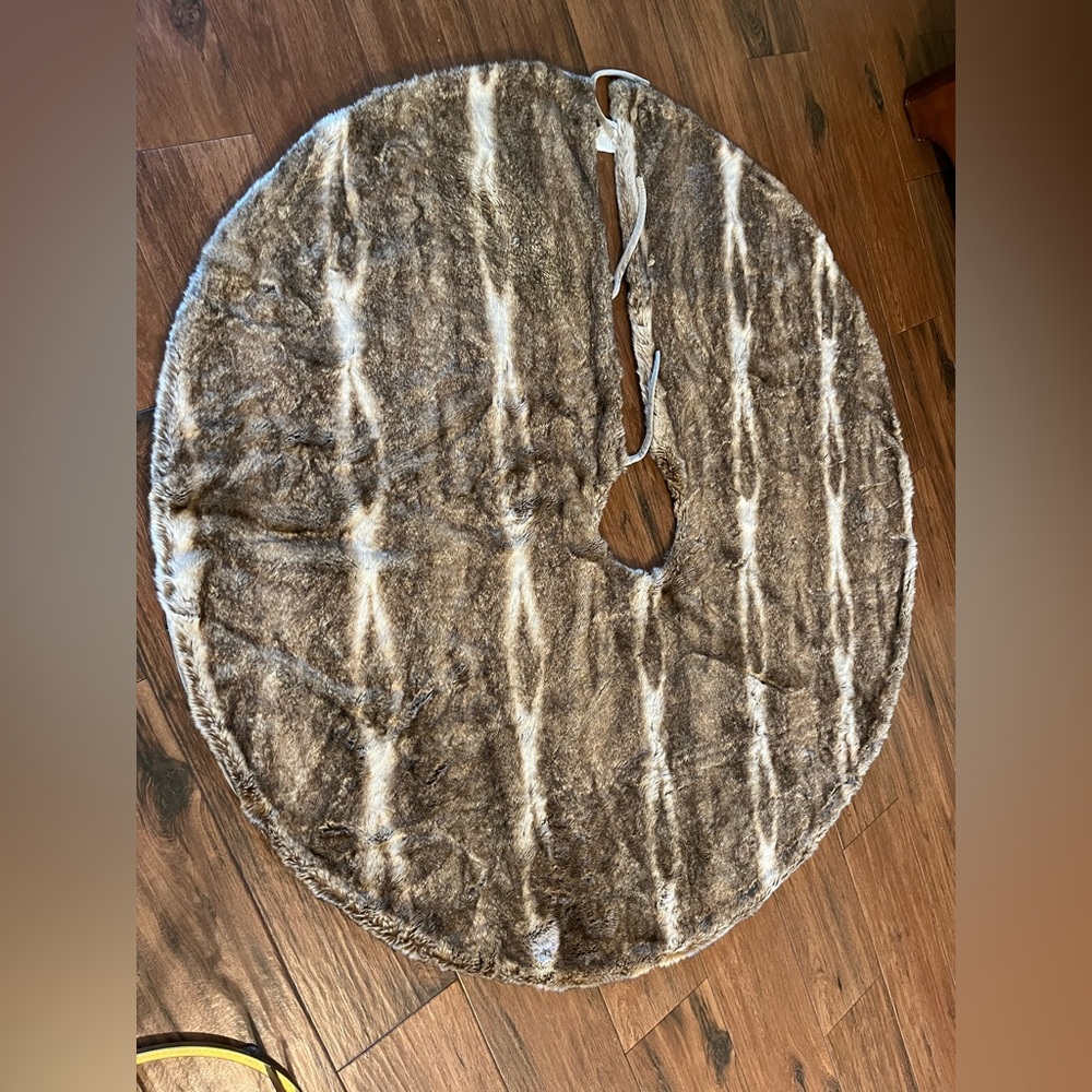 Pottery Barn Christmas Tree Skirt in Faux Fur